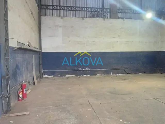 Galpão / Barracão com 300m², para alugar, no bairro Vila São Pedro em São José dos Campos