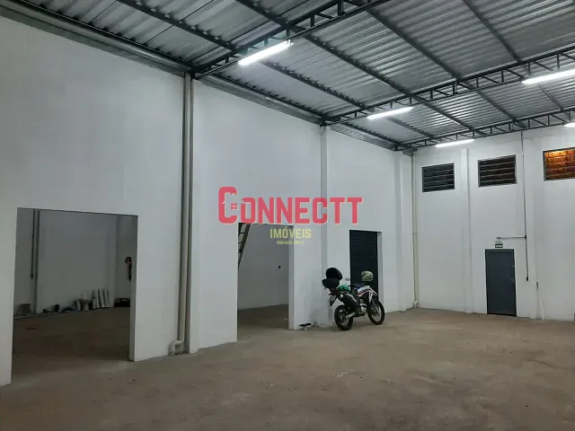 Galpão / Barracão com 320m², para alugar, no bairro Parque das Gaivotas em Ribeirão Preto