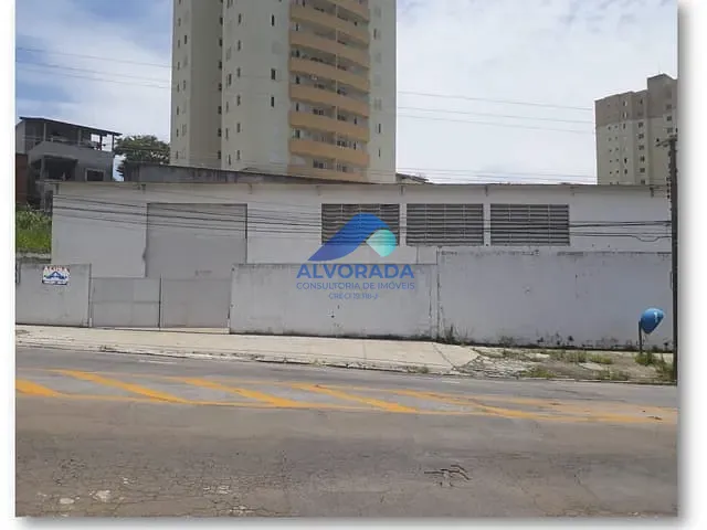 Galpão / Barracão com 1000m², para alugar, no bairro Jardim Satélite em São José dos Campos