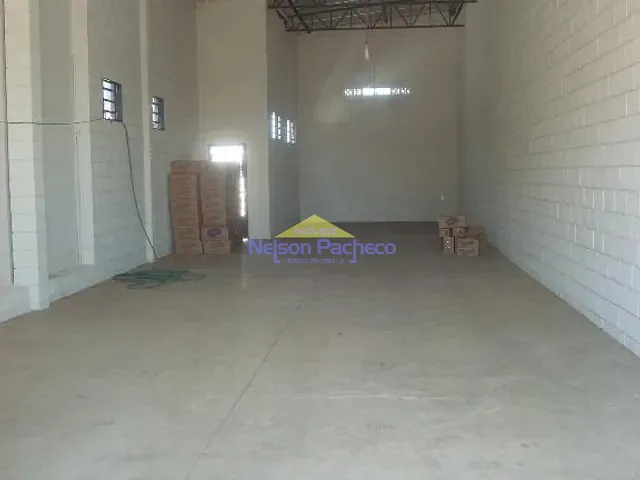 Galpão / Barracão com 370m², para alugar, no bairro Santa Terezinha em Capivari