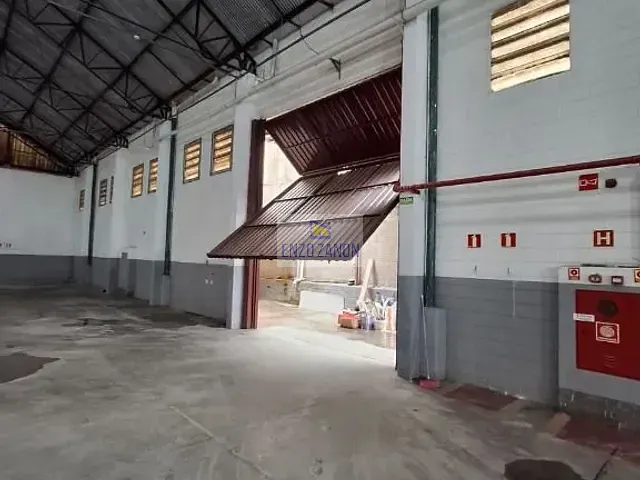 Galpão / Barracão com 2000m², para alugar, no bairro Conceição em Diadema