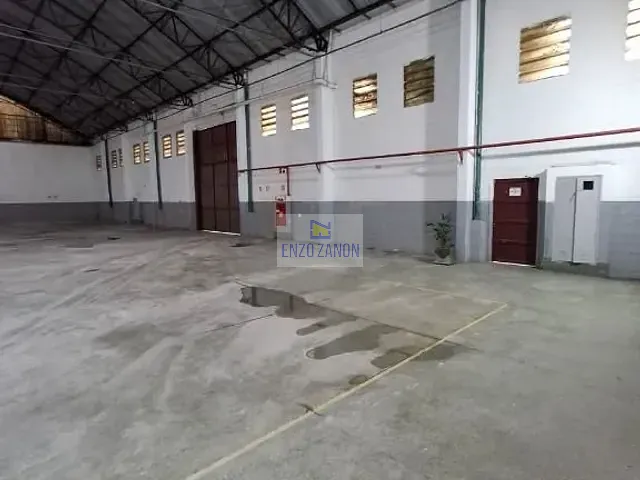 Galpão / Barracão com 2000m², para alugar, no bairro Conceição em Diadema