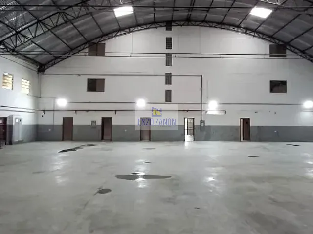 Galpão / Barracão com 2000m², para alugar, no bairro Conceição em Diadema