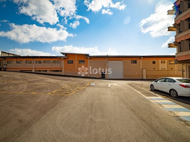 Galpão / Barracão com 53000m², para alugar, no bairro Santana de Parnaíba em Santana de Parnaíba