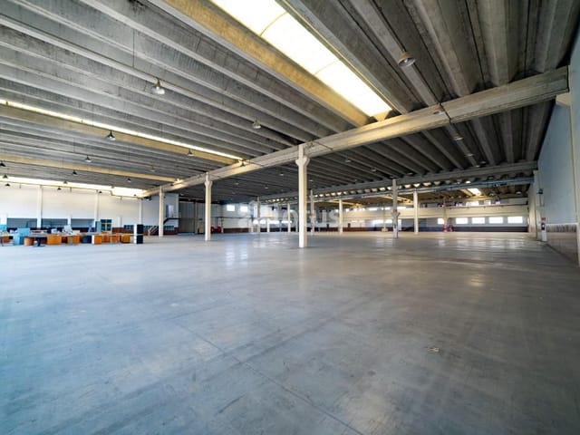 Galpão / Barracão com 53000m², para alugar, no bairro Santana de Parnaíba em Santana de Parnaíba