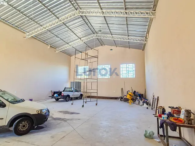 Galpão / Barracão com 360m², para alugar, no bairro Jardim Residencial Morumbi em Valinhos