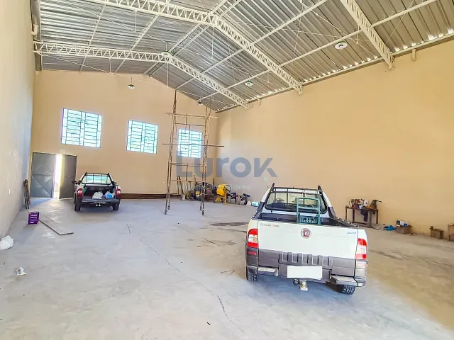Galpão / Barracão com 360m², para alugar, no bairro Jardim Residencial Morumbi em Valinhos