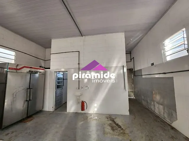 Galpão / Barracão com 300m², à venda ou para alugar, no bairro Parque Industrial em São José dos Campos