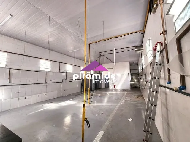 Galpão / Barracão com 300m², à venda ou para alugar, no bairro Parque Industrial em São José dos Campos