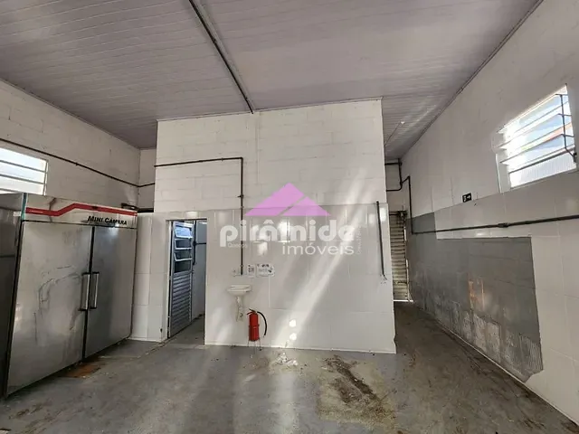 Galpão / Barracão com 300m², à venda ou para alugar, no bairro Parque Industrial em São José dos Campos