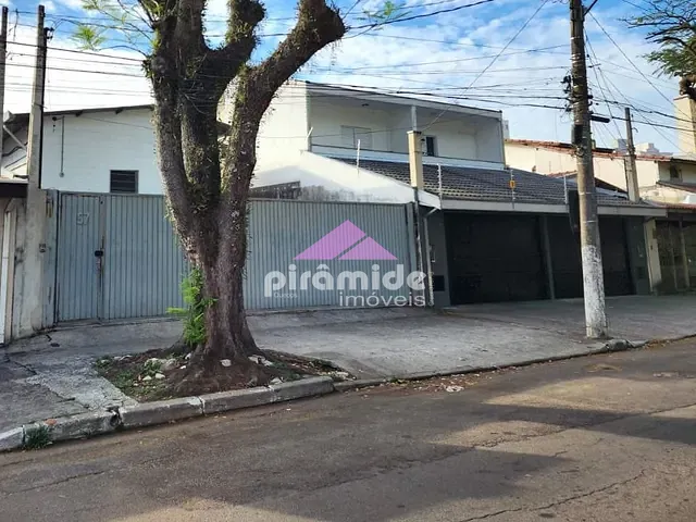 Galpão / Barracão com 300m², à venda ou para alugar, no bairro Parque Industrial em São José dos Campos