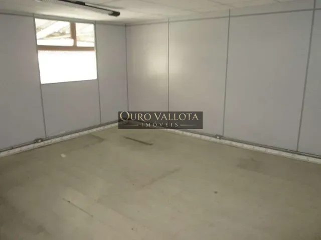 Galpão / Barracão com 1000m², para alugar, no bairro Vila Bertioga em São Paulo