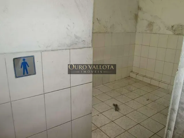 Galpão / Barracão com 1000m², para alugar, no bairro Vila Bertioga em São Paulo