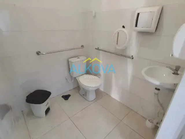 Galpão / Barracão com 500m², para alugar, no bairro Jardim Satélite em São José dos Campos