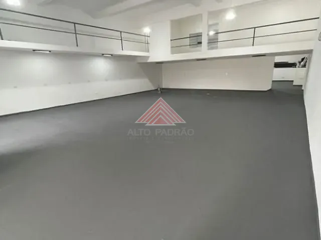 Galpão / Barracão com 242m², para alugar, no bairro Parque Capuava em Santo André