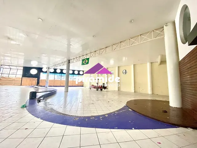 Loja com 864m², para alugar, no bairro Jardim Primavera em Caraguatatuba