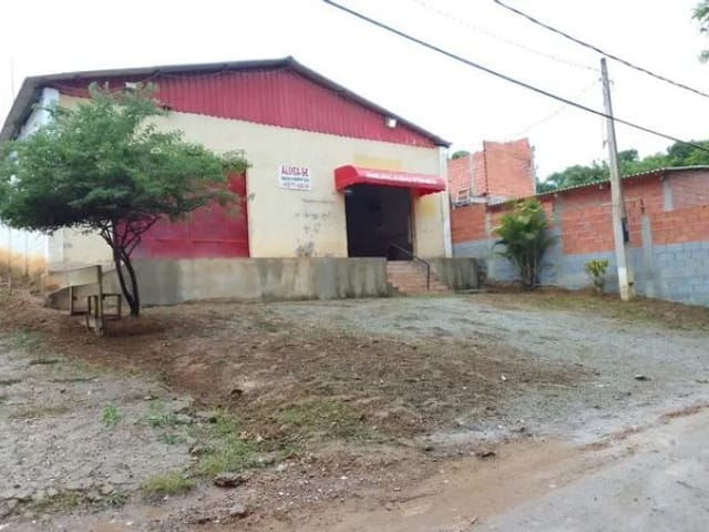 Galpão / Barracão com 600m², à venda, no bairro Pires em Ibiúna