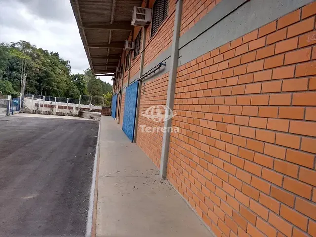Galpão / Barracão com 1200m², para alugar, no bairro Passo Manso em Blumenau
