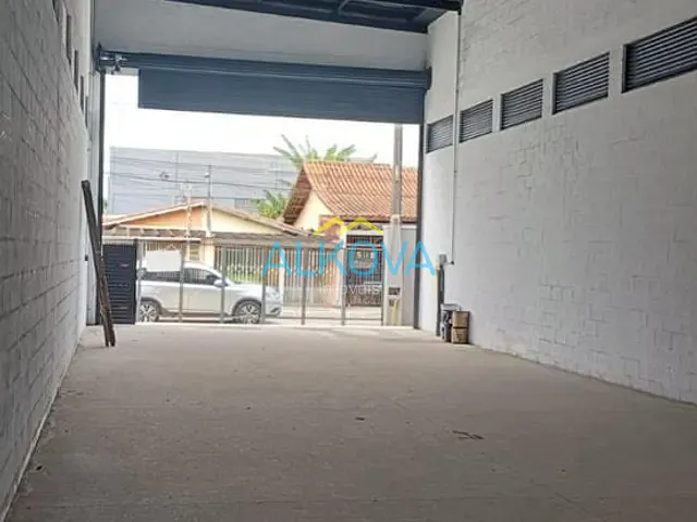 Galpão / Barracão com 300m², para alugar, no bairro Jardim Aeroporto em São José dos Campos