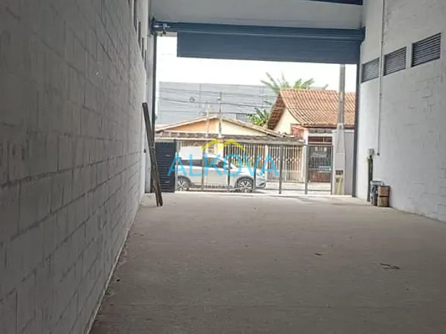 Galpão / Barracão com 300m², para alugar, no bairro Jardim Aeroporto em São José dos Campos