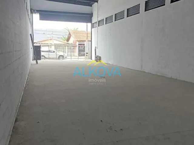 Galpão / Barracão com 300m², para alugar, no bairro Jardim Aeroporto em São José dos Campos
