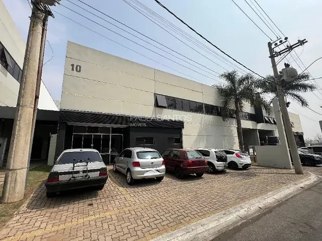 Galpão / Barracão à venda, no bairro Iporanga em Sorocaba