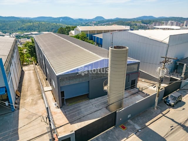 Galpão / Barracão com 1800m², à venda, no bairro Chácara do Solar I (Fazendinha) em Santana de Parnaíba