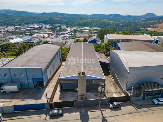 Galpão / Barracão com 1800m², à venda, no bairro Chácara do Solar I (Fazendinha) em Santana de Parnaíba