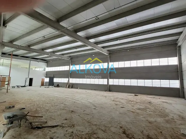 Galpão / Barracão com 808m², à venda ou para alugar, no bairro Jardim Rio Comprido em Jacareí