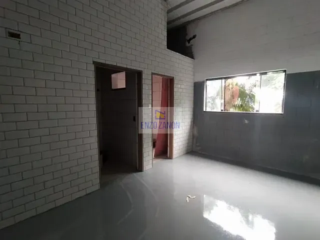 Galpão / Barracão com 400m², para alugar, no bairro Vila Euro em São Bernardo do Campo