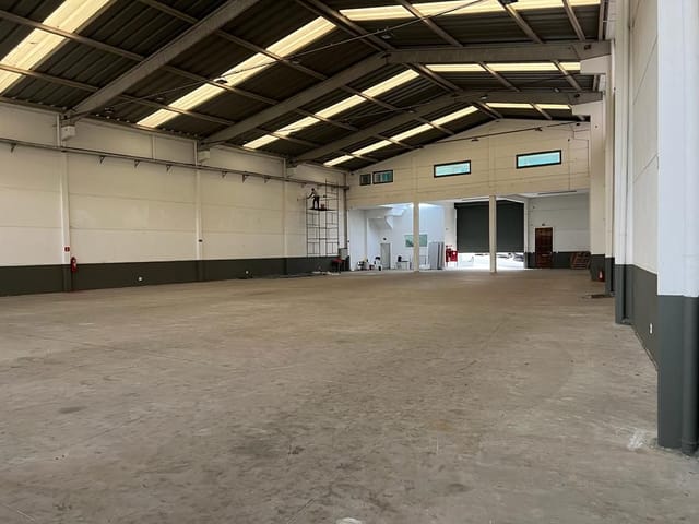 Galpão / Barracão com 1500m², para alugar, no bairro Guaturinho em Cajamar