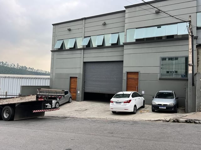 Galpão / Barracão com 1500m², para alugar, no bairro Guaturinho em Cajamar