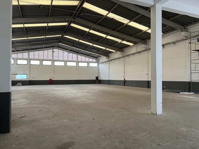 Galpão / Barracão com 1500m², para alugar, no bairro Guaturinho em Cajamar