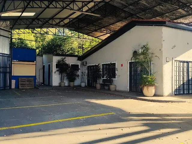 Galpão / Barracão com 400m², para alugar, no bairro Vila Sanches em São José dos Campos