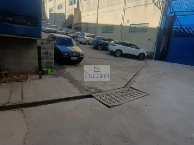 Galpão / Barracão com 500m², para alugar, no bairro Conceição em Diadema
