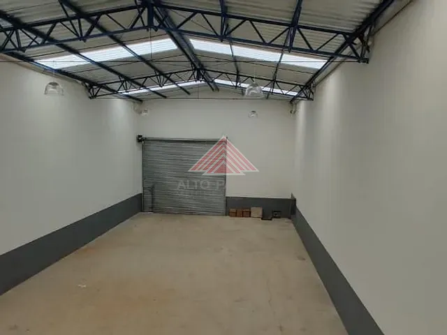 Galpão / Barracão com 280m², para alugar, no bairro Jardim Sônia Maria em Mauá