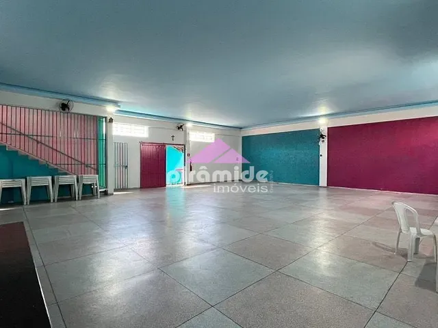 Galpão / Barracão com 500m², à venda, no bairro Jardim Altos de Santana em São José dos Campos