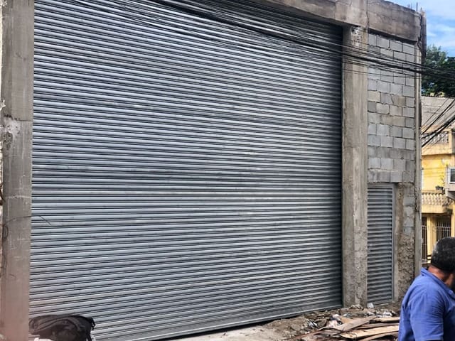Galpão / Barracão com 246m², para alugar, no bairro Jardim Planalto em Carapicuíba