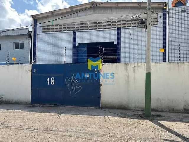 Galpão / Barracão com 360m², para alugar, no bairro Afogados em Recife
