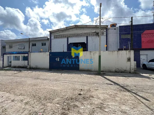 Galpão / Barracão com 360m², para alugar, no bairro Afogados em Recife