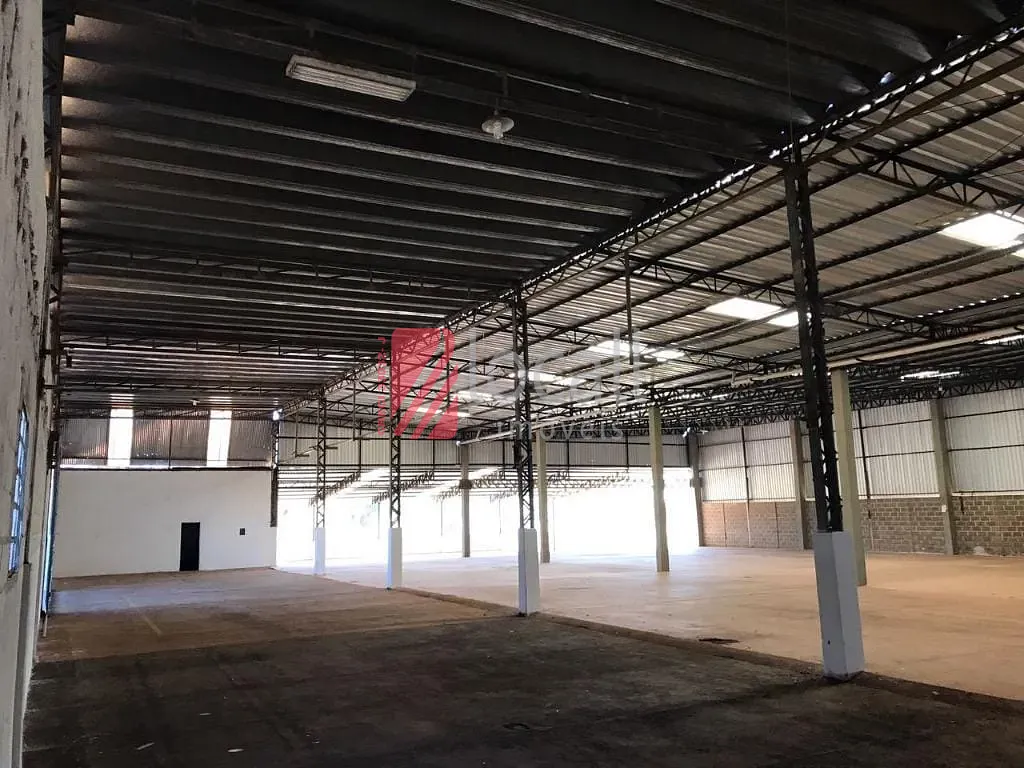 Galpão / Depósito / Armazém  à venda, 2300m² — foto 2 de 10
