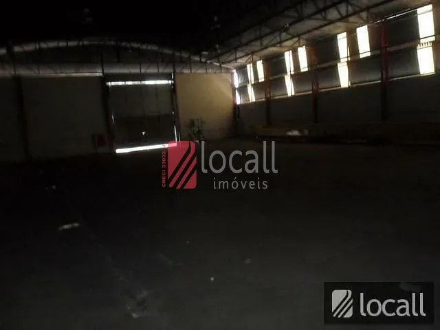 Galpão / Depósito / Armazém  à venda, 1400m² — foto 9 de 11