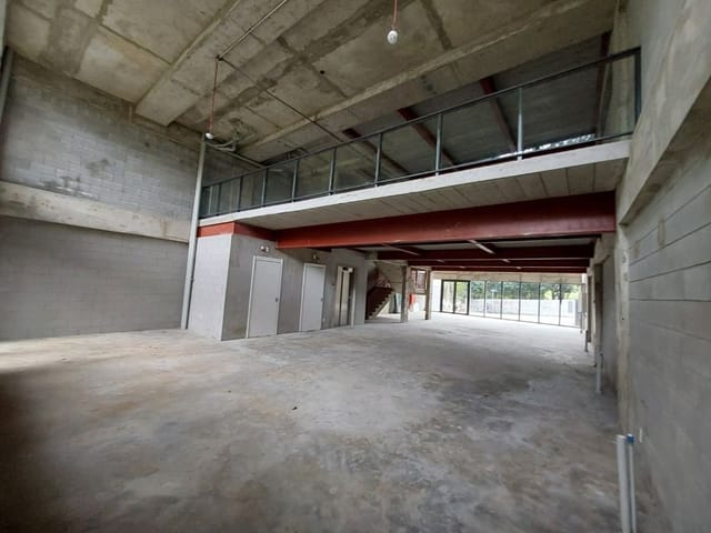 Galpão / Barracão com 933m², à venda, no bairro Pinheiros em São Paulo