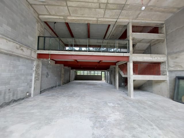 Galpão / Barracão com 933m², à venda, no bairro Pinheiros em São Paulo
