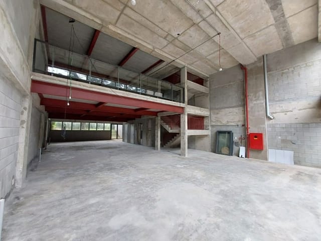 Galpão / Barracão com 933m², à venda, no bairro Pinheiros em São Paulo