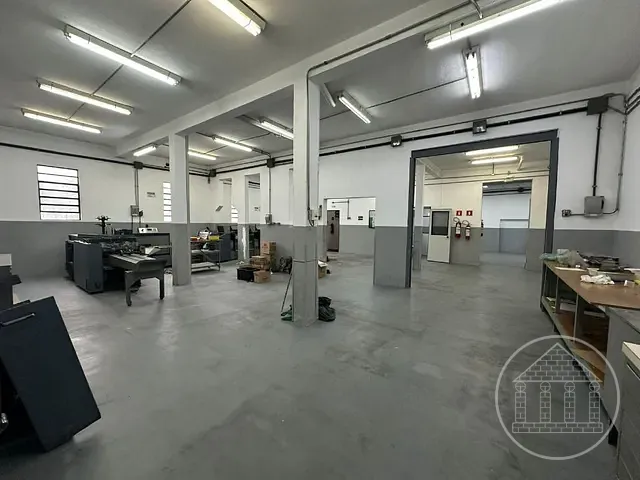 Galpão / Barracão com 550m², à venda ou para alugar, no bairro Terceira Divisão de Interlagos em São Paulo