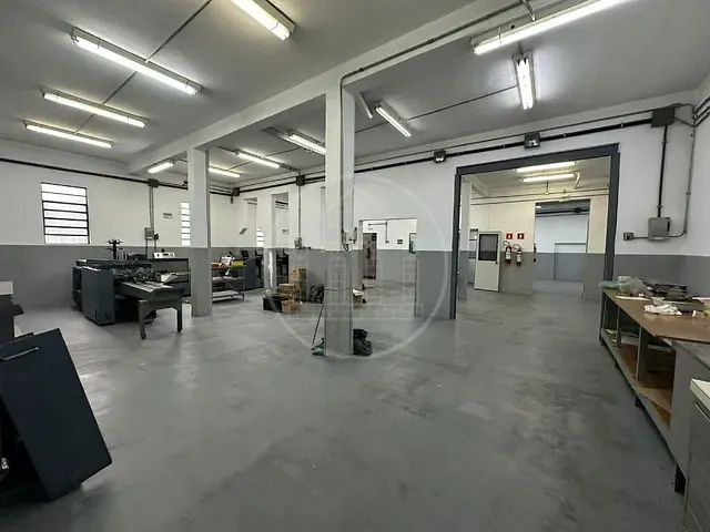 Galpão / Barracão com 550m², à venda ou para alugar, no bairro Terceira Divisão de Interlagos em São Paulo