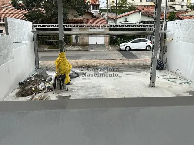 Galpão / Barracão com 250m², para alugar, no bairro Jardim Satélite em São José dos Campos