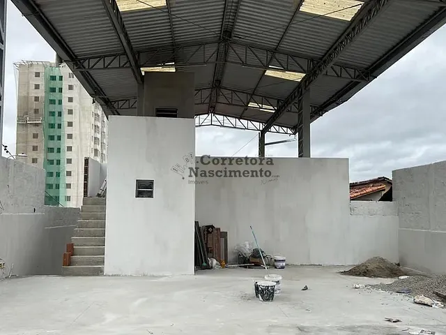 Galpão / Barracão com 250m², para alugar, no bairro Jardim Satélite em São José dos Campos