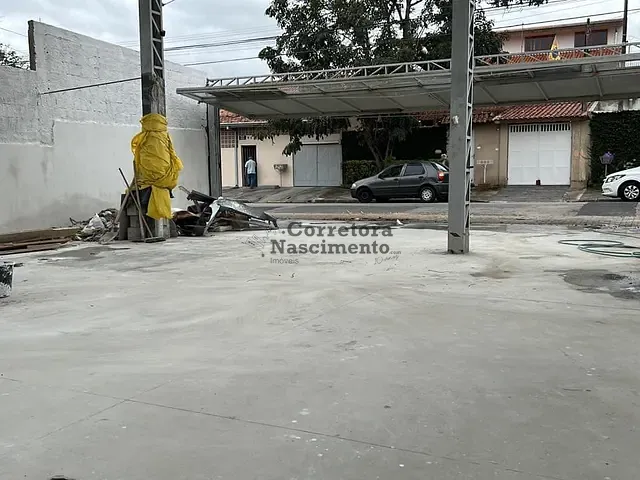 Galpão / Barracão com 250m², para alugar, no bairro Jardim Satélite em São José dos Campos